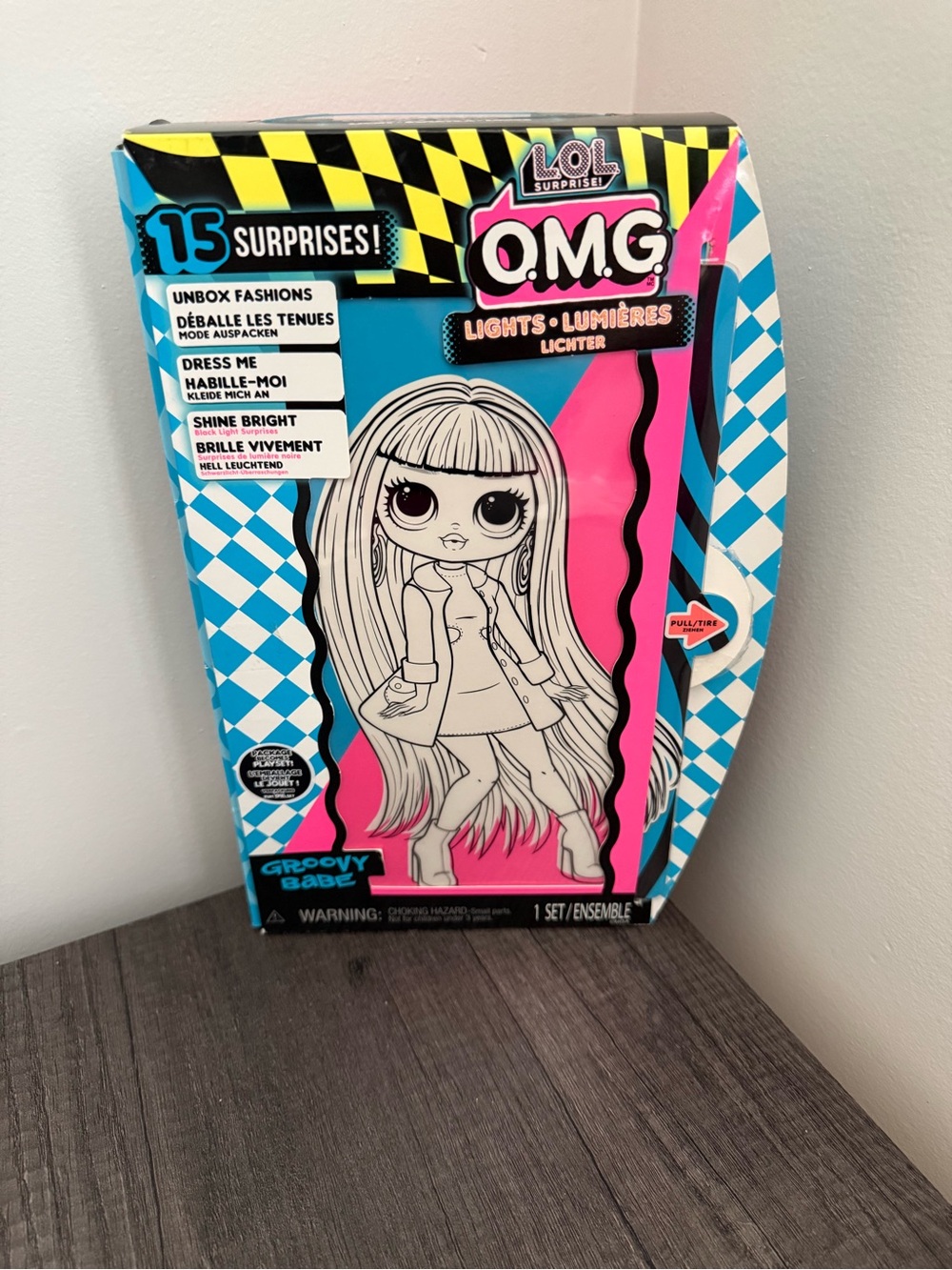 L.O.L. Surprise! O.M.G. Lights Groovy Babe fashion doll - Complete